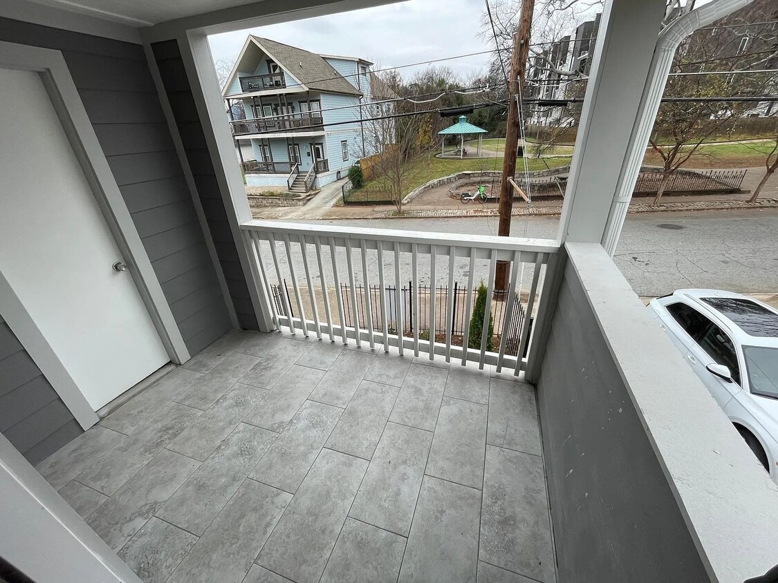 Primary Photo - 401 Angier Ave NE
