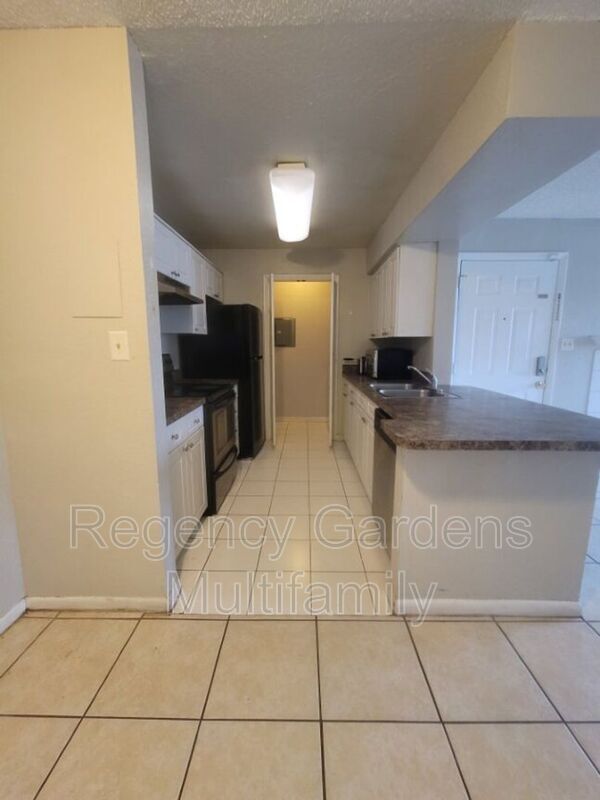 Primary Photo - 4400 Thornbriar Ln