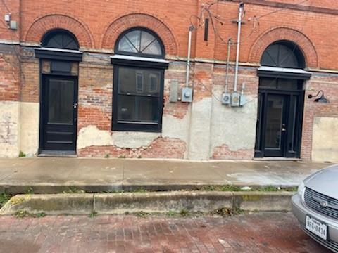 Building Photo - 143 E Clark St