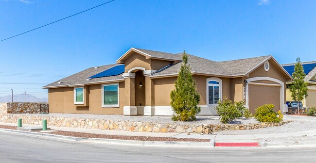 Building Photo - Charming 4 Bedroom Corner Lot Home For Rent