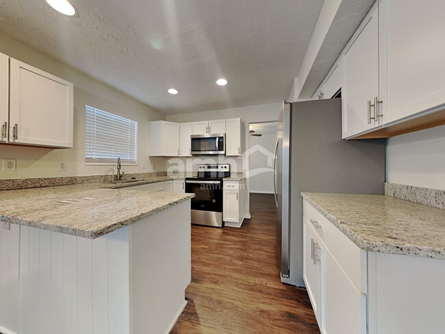 Building Photo - 1048 Reveres Run
