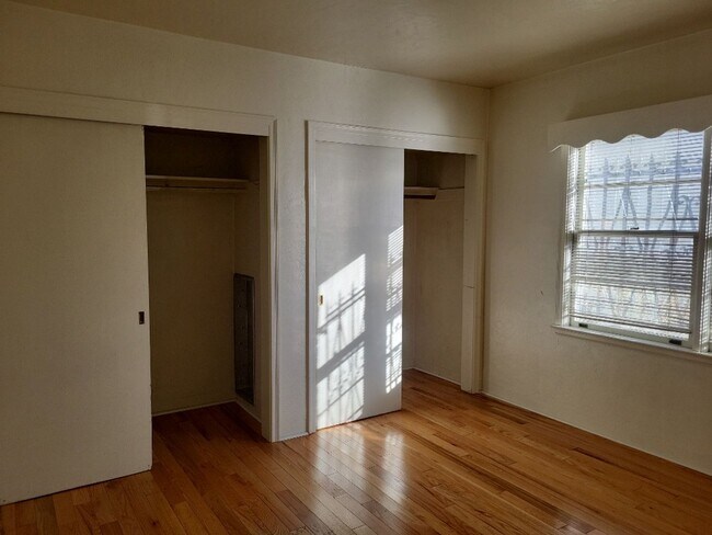 Foto del edificio - 700-722 Gordon Avenue