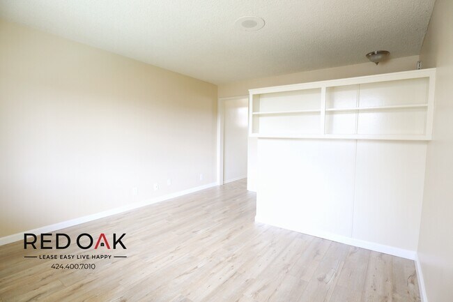 Building Photo - 12211 S Manor Dr