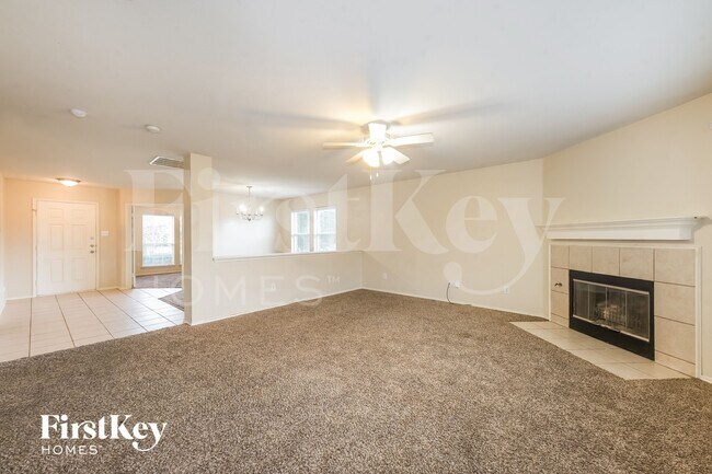 Foto del edificio - 414 Hackberry Dr