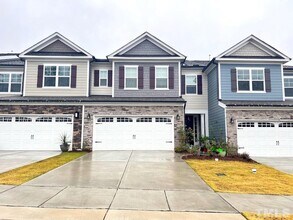 Building Photo - 917 Haybeck Ln