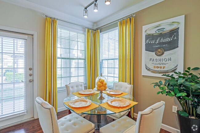 Interior Photo - Markham At Lakeline