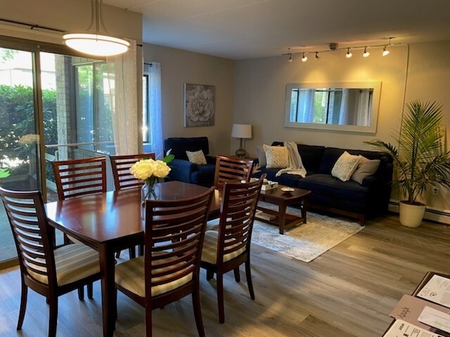 2 bedroom dining/living model unit - Kings Lynne Apts