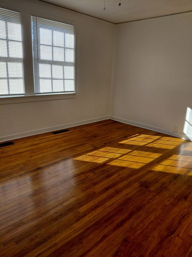 Building Photo - 2901 Jefferson St