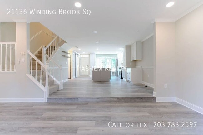 Building Photo - 21136 Winding Brook Square