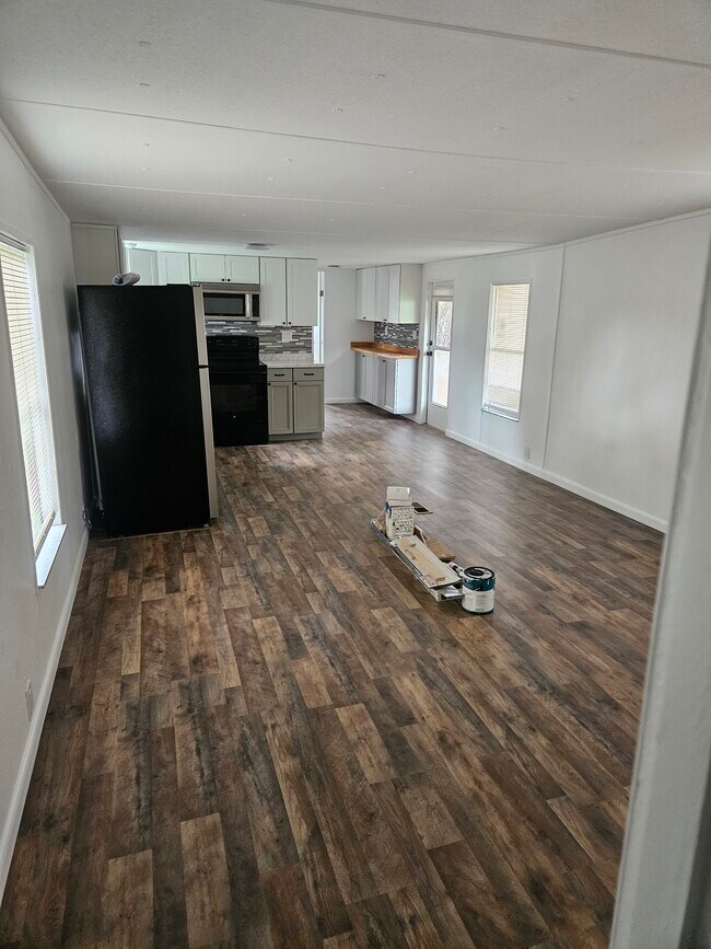 Nuevas renovaciones - 4221 Norcrest Ln