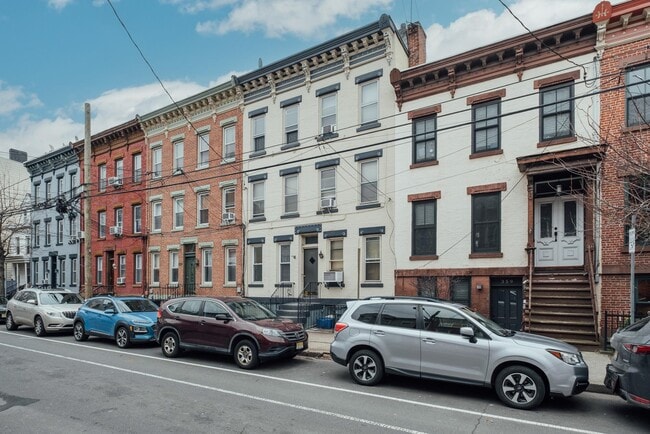 Building Photo - 357 8th St