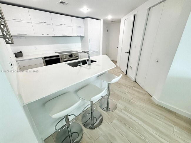 Foto del edificio - 1300 S Miami Ave