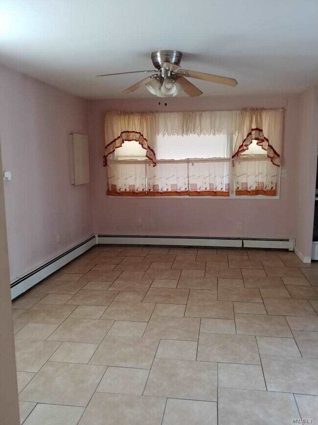 Building Photo - 299 Whittier Dr