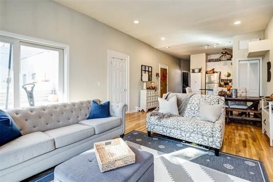 Foto del edificio - 731 Park Ave