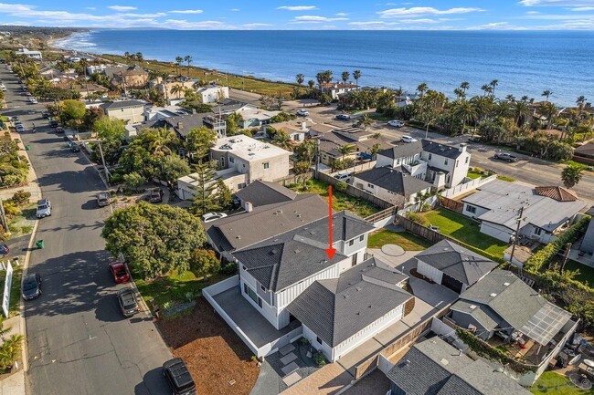 Building Photo - 5301 Los Robles Dr