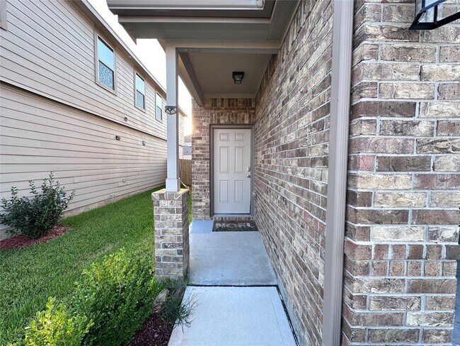 Foto del edificio - 13424 Merryville Harrogate Ln