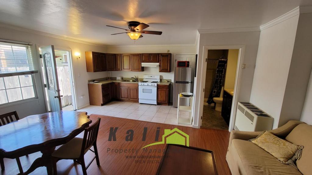Foto principal - 536 Davidson St Unit C