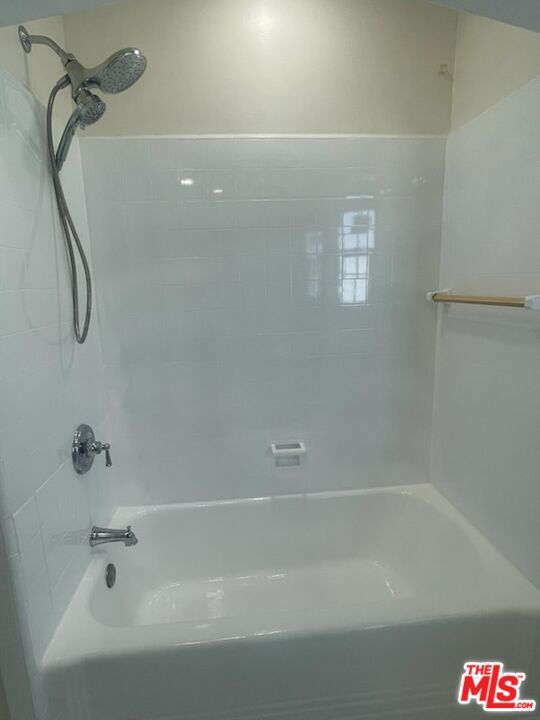 Foto del edificio - 9029 Wildwood Ave