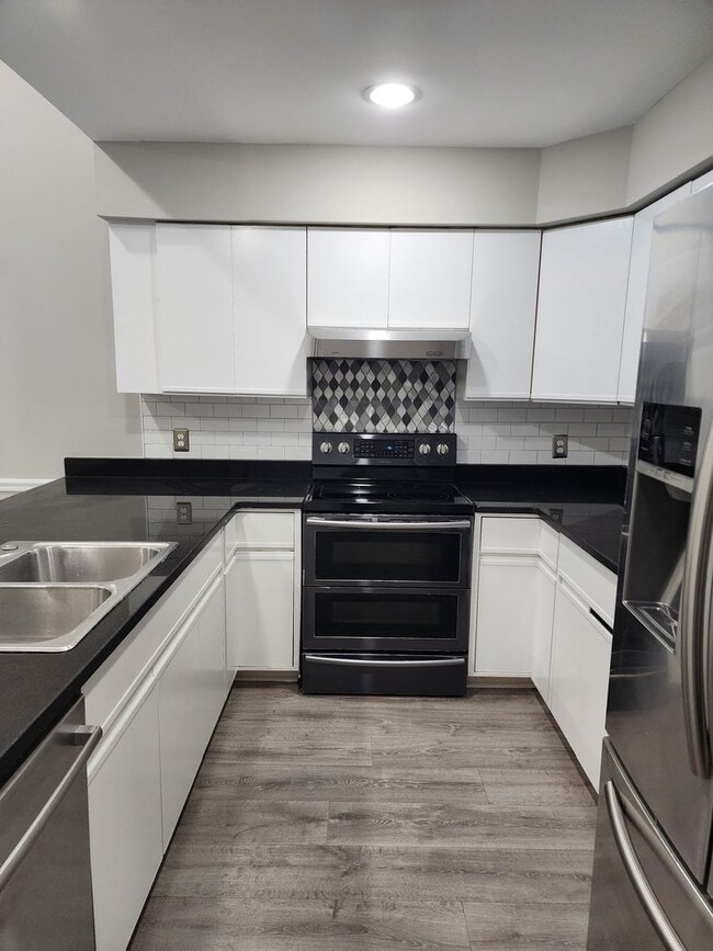 Foto del edificio - Available Mid MAY -Newly Remodeled, 2 Bedroom, 2.5 bath townhome in Vernon River Plantation.