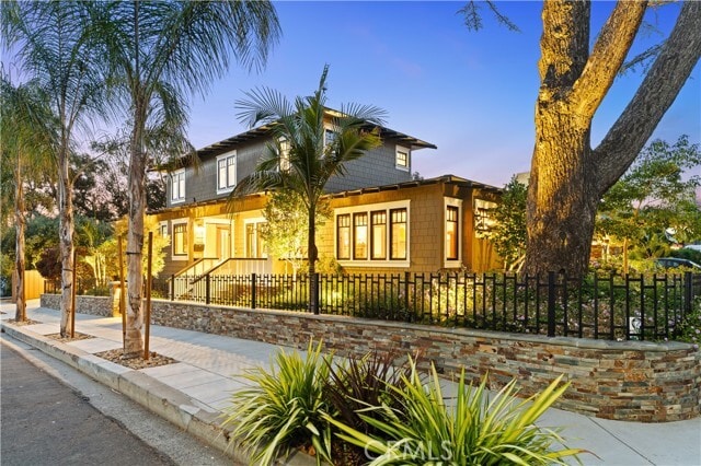 Building Photo - 1212 W Arbor Dr
