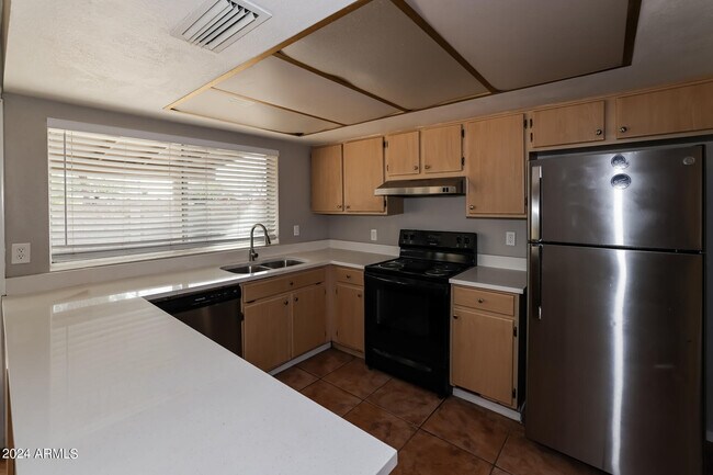 Building Photo - 1109 W Renee Dr