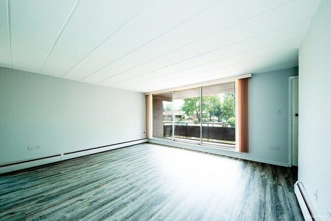 Foto del edificio - 12550 Fairview Ave