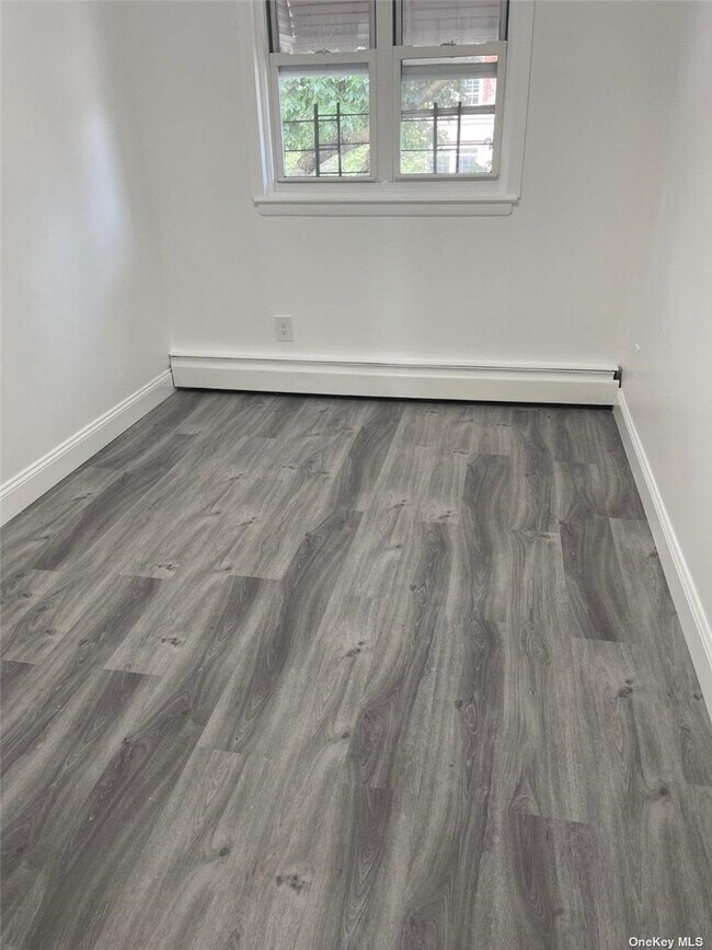 Building Photo - 1068 Pugsley Ave
