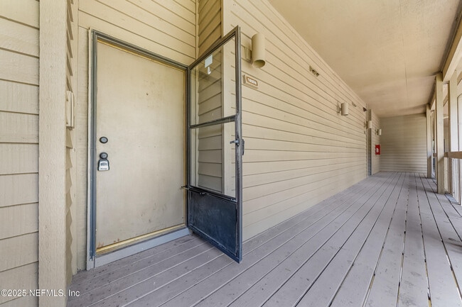 Building Photo - 2930 Ravines Rd