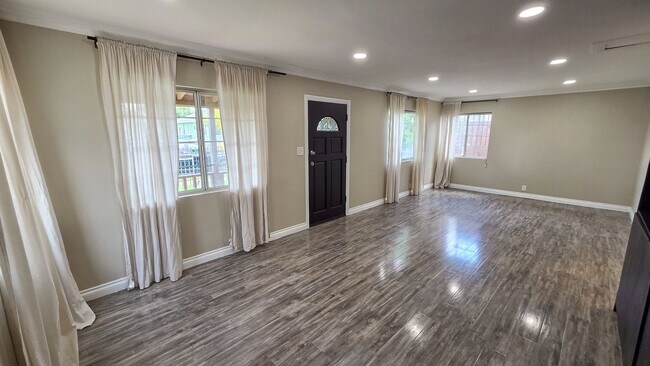 Foto del edificio - 4735 Myrtle St