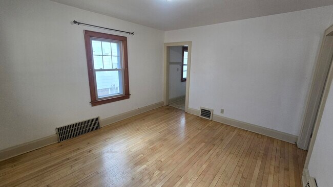 Foto del edificio - 1727 E Morgan Ave