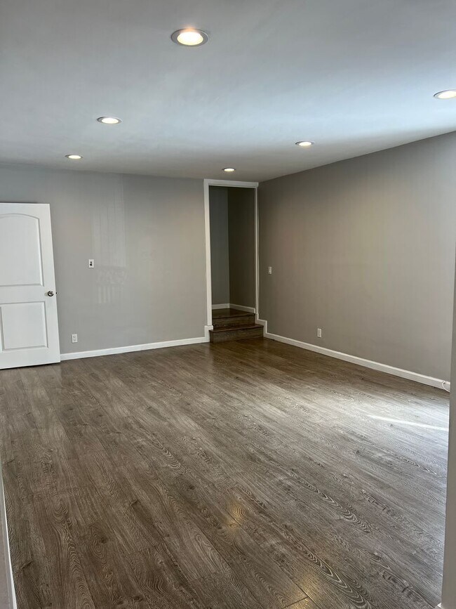 Foto del edificio - 1162 Raymond Ave