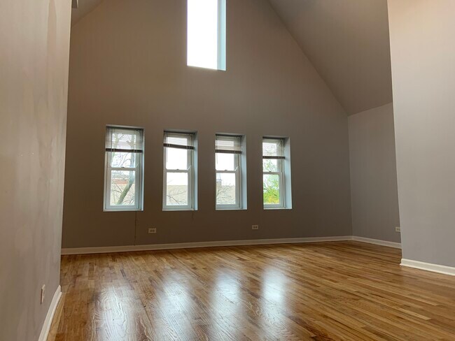Building Photo - 4545 S Drexel Blvd