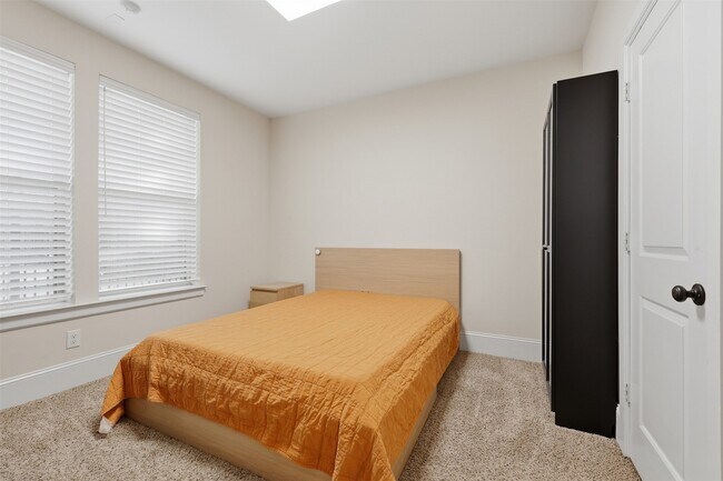 Foto del edificio - 1816 Dennis St