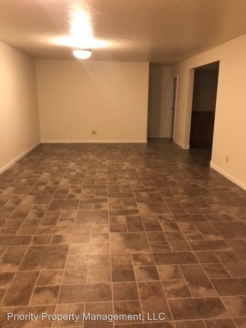 Foto principal - 701 W 4th St