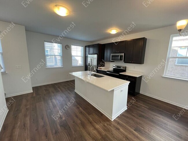 Foto del edificio - 2500 Normandy Rd