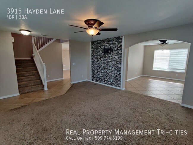 Building Photo - Large West Pasco Home with Quick Commute t...