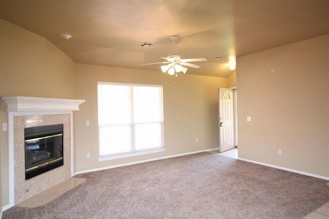 Building Photo - Charming 2 bed duplex in Edmond.