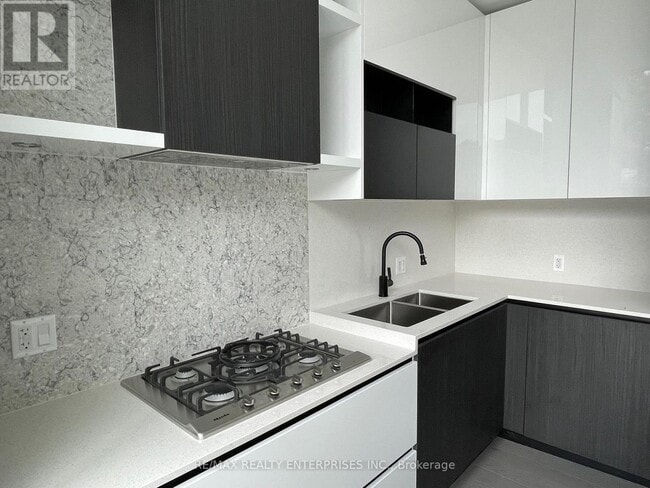 Building Photo - 55 Port St E