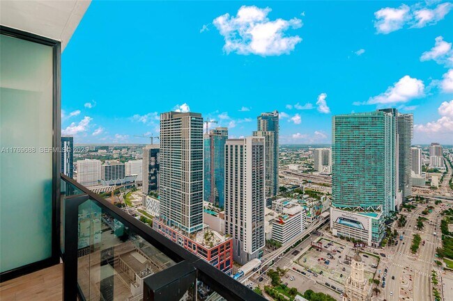 Foto del edificio - 398 NE 5th St