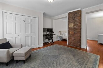 Building Photo - 36 Victoria St