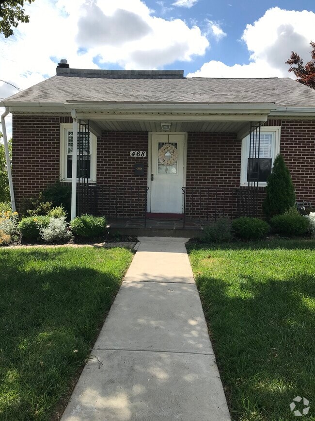 Building Photo - 468 Coates St