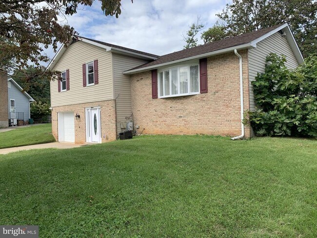 Foto del edificio - 18 Flanders Ridge Ct