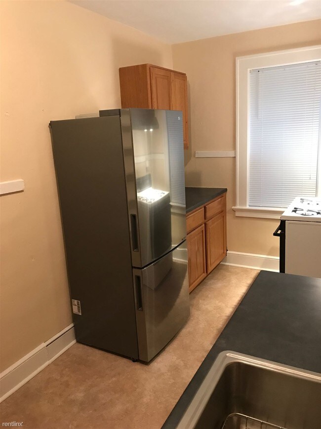 Foto del edificio - 1 br, 1 bath  - 47 Cedar St