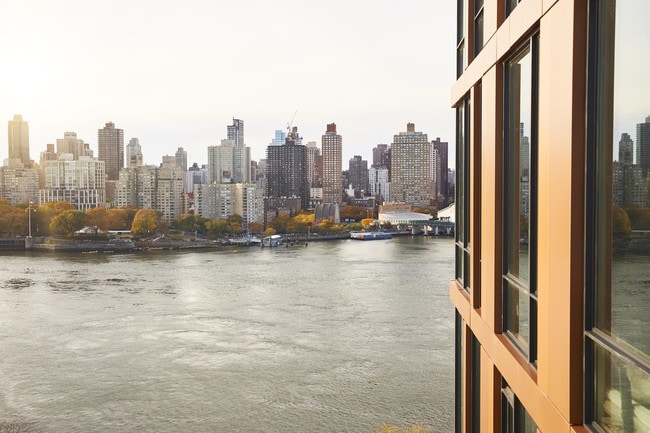 Interior Photo - 10 Halletts Point