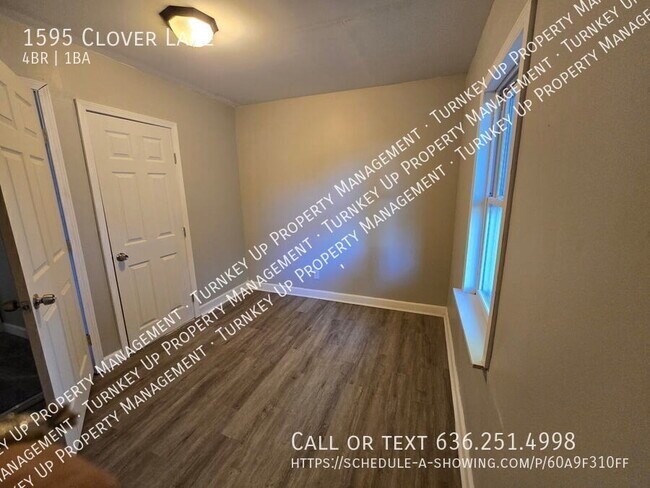 Foto del edificio - 1595 Clover Ln
