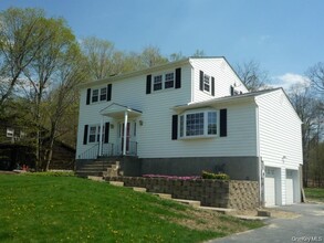 Building Photo - 156 Barnes Rd