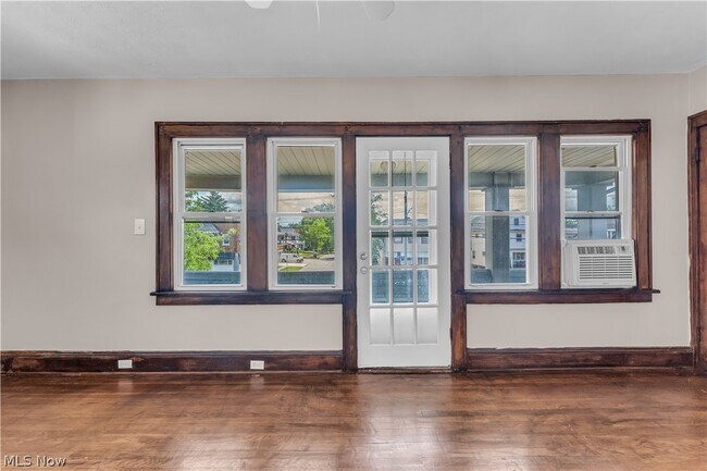 Building Photo - 3418 W 117th St