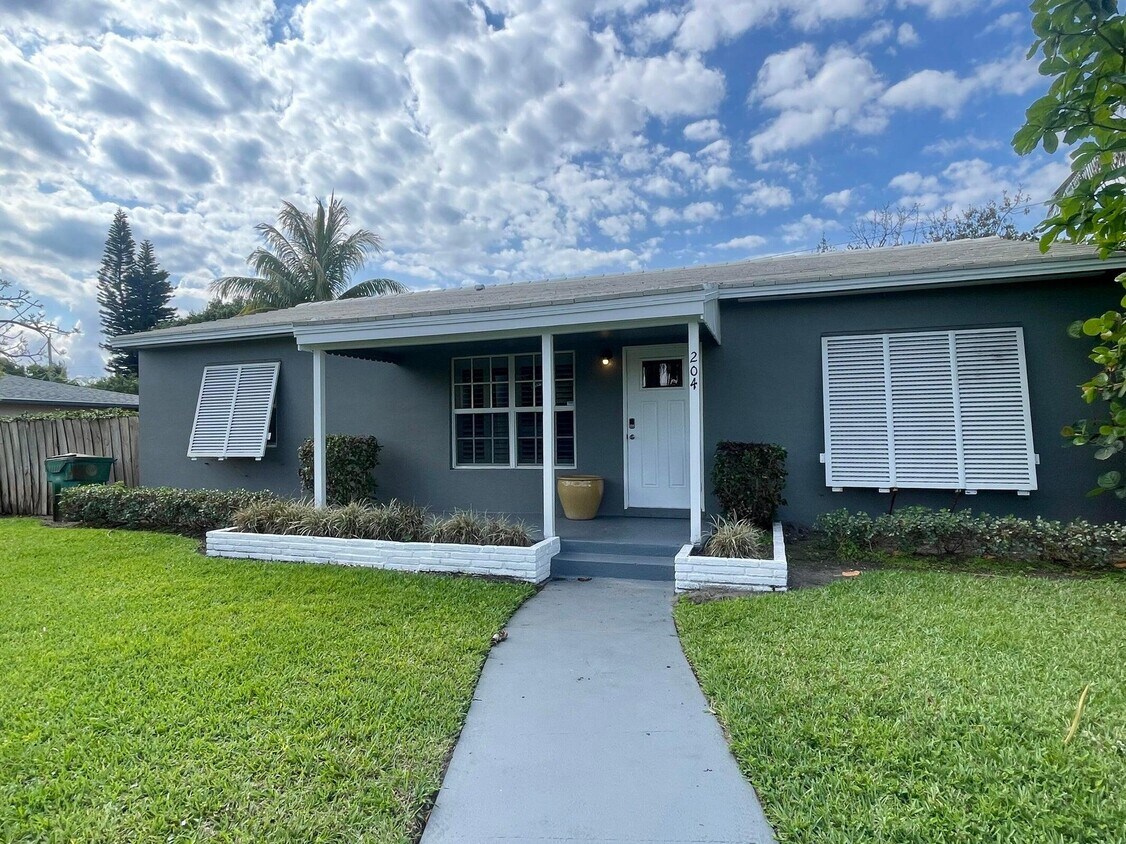 Foto principal - 204 SE 2nd Ave
