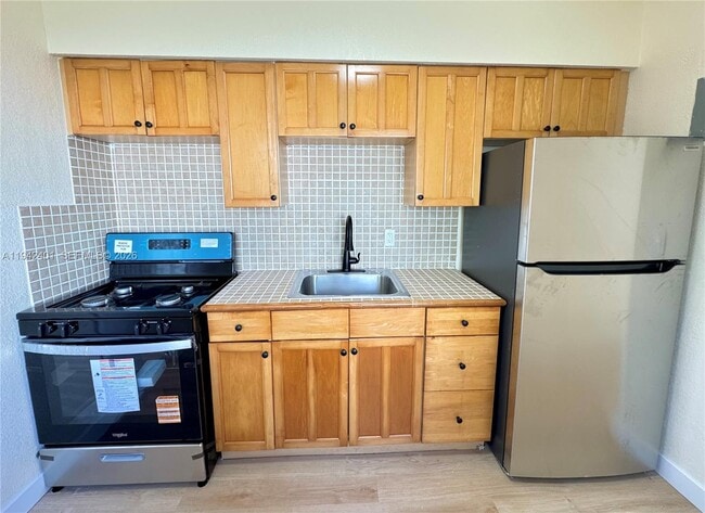 Foto del edificio - 715 NE 122nd St