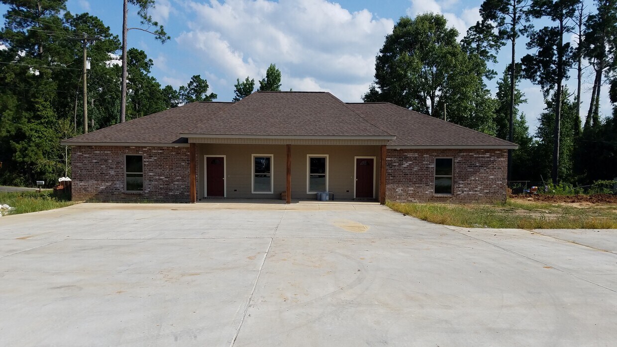 Primary Photo - 120 Bradley Ave